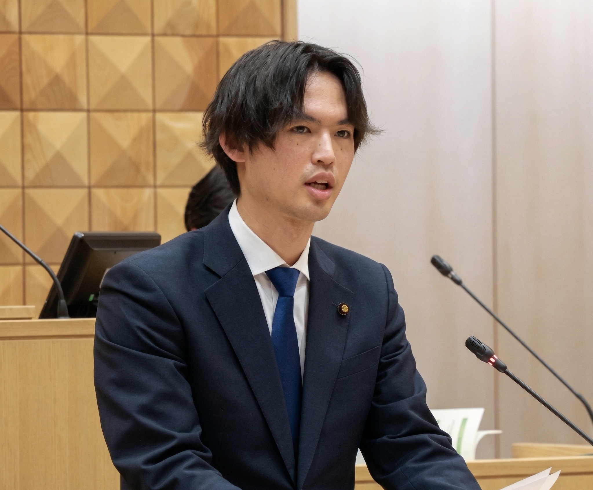 議場での真摯な訴え